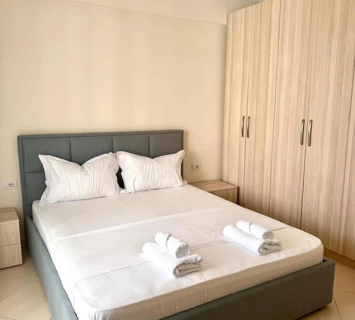 The Cozy Balcony Family Apartment Tirana